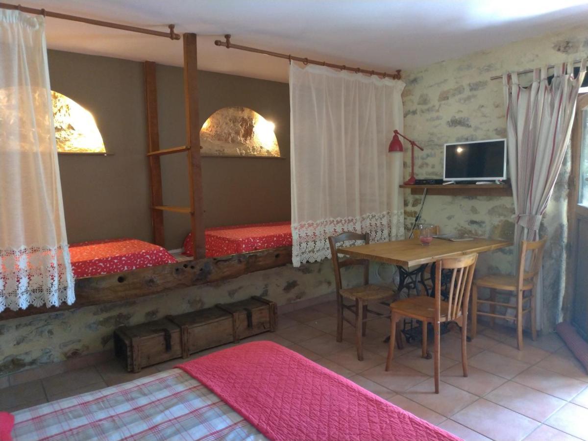 Chambres D'Hotes La Combe De Redoles Tour-de-Faure Екстер'єр фото