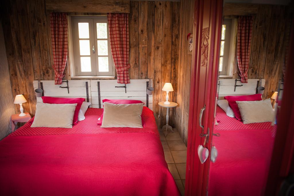 Chambres D'Hotes La Combe De Redoles Tour-de-Faure Екстер'єр фото